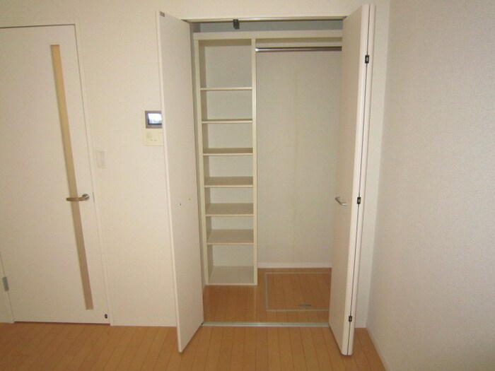 物件内観写真8　(収納)