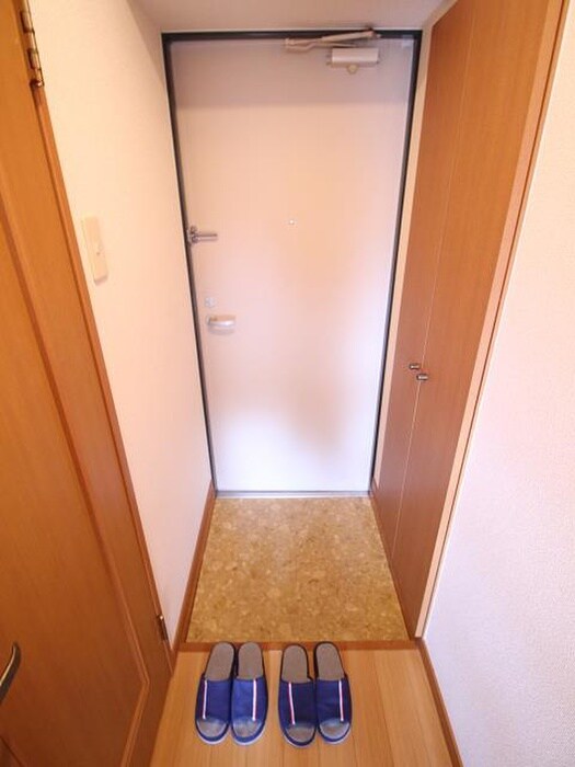 物件内観写真17　(玄関)