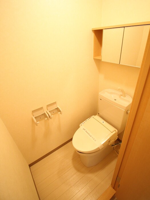 物件内観写真8　(トイレ)