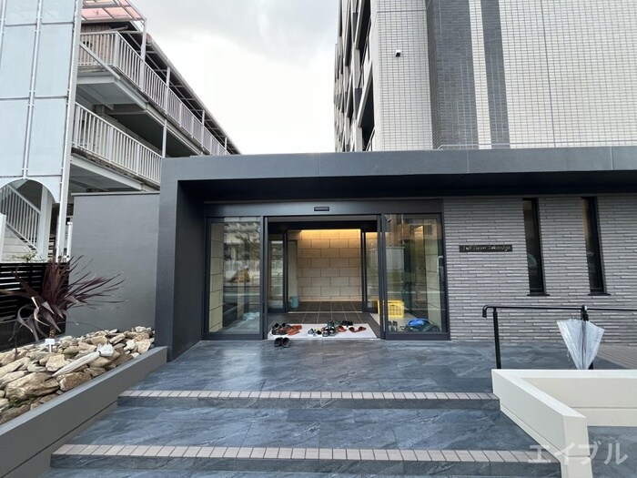 物件外観写真4　(エントランス部分)