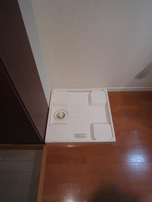 物件内観写真15　(洗濯機置場)