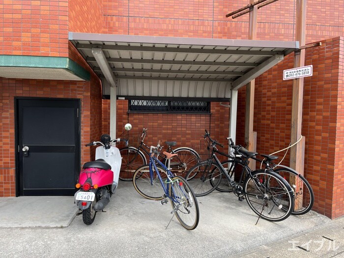 物件外観写真5　(駐車場)