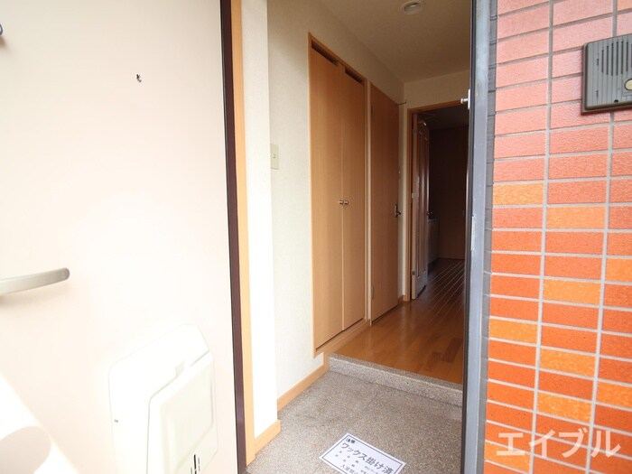 物件内観写真15　(玄関)
