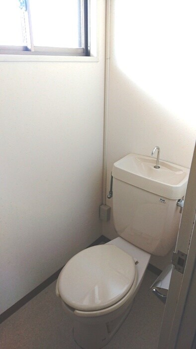 物件内観写真8　(トイレ)