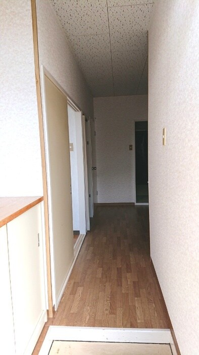 物件内観写真11　(玄関)