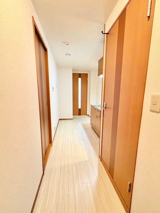 物件内観写真17　(廊下)