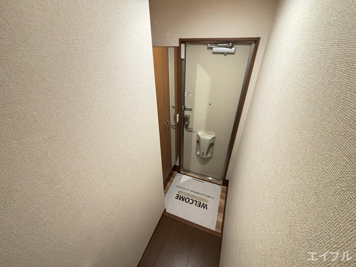 物件内観写真9　(玄関)