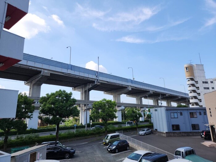 物件内観写真18　(室内からの展望)