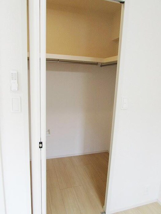 物件内観写真10　(収納)