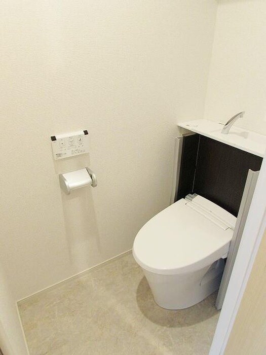 物件内観写真13　(トイレ)