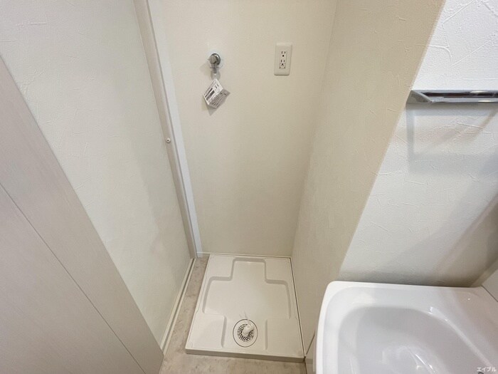 物件内観写真12　(洗濯機置場)