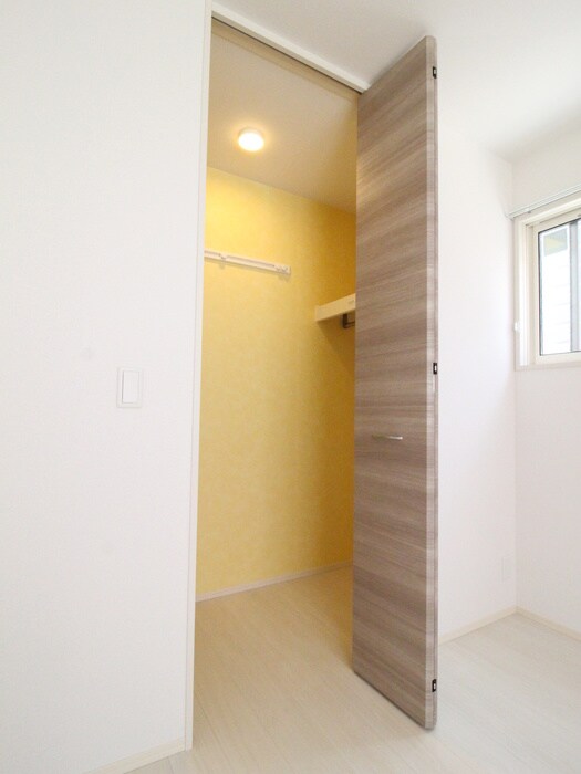 物件内観写真12　(収納)