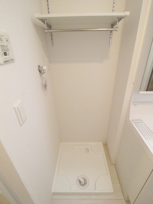 物件内観写真17　(洗濯機置場)