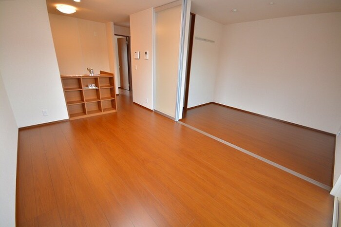 物件内観写真4　(居室)