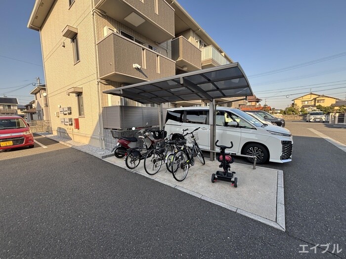 物件外観写真3　(駐輪場)