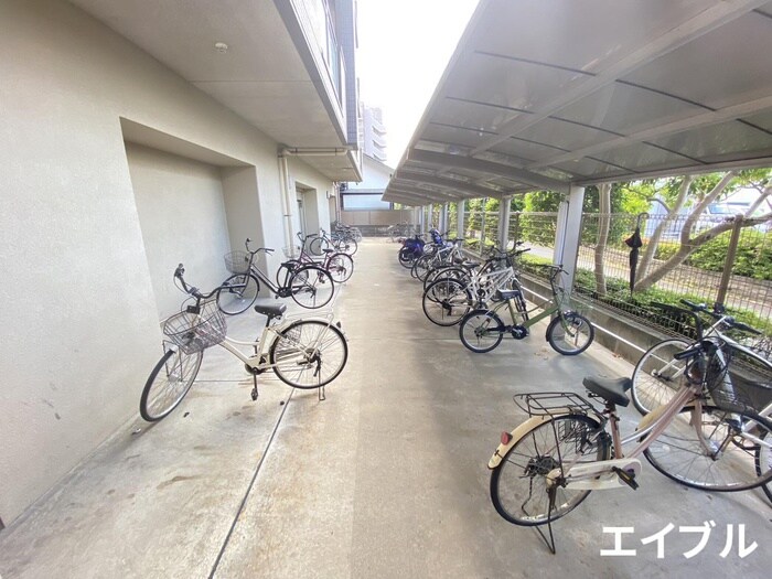 物件外観写真5　(駐輪場)