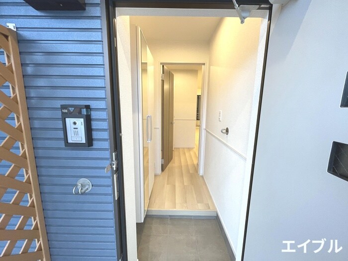 物件内観写真12　(玄関)