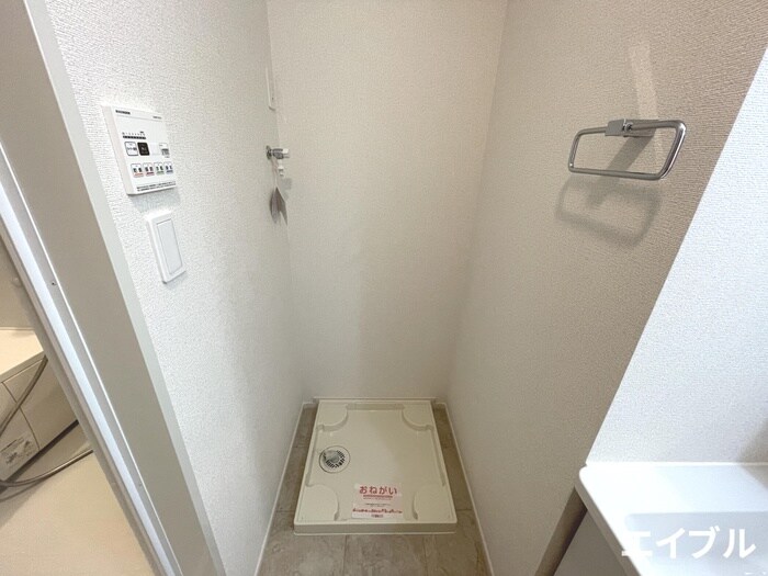 物件内観写真15　(洗濯機置場)