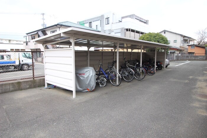 物件外観写真3　(駐輪場)
