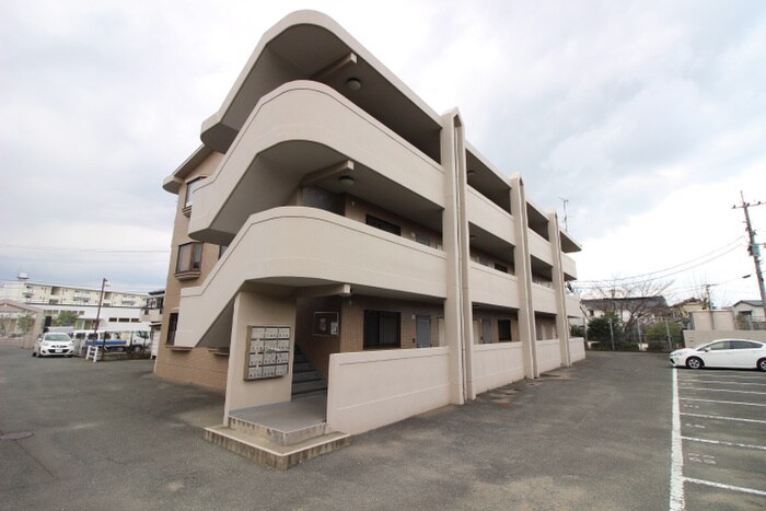 物件外観写真6　(エントランス部分)