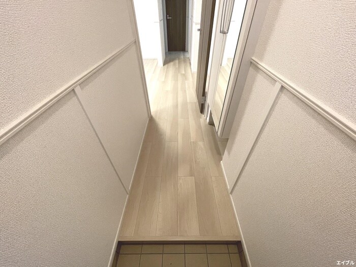 物件内観写真12　(玄関)