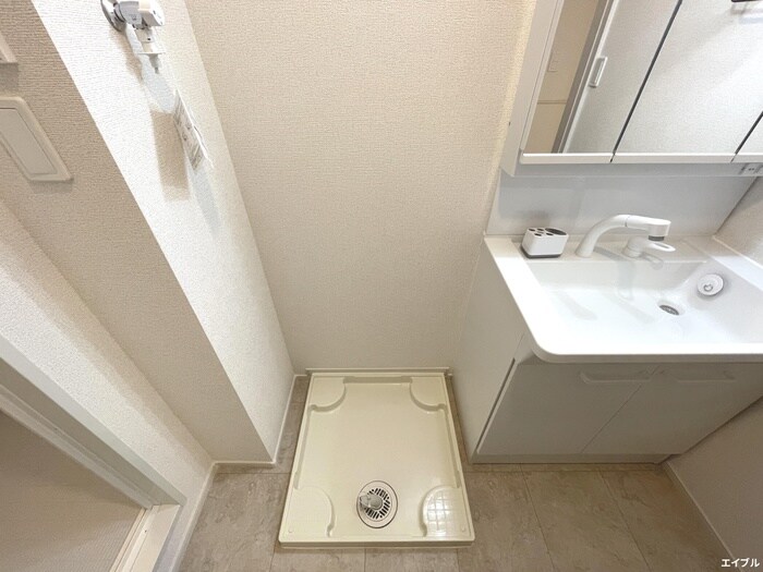 物件内観写真15　(洗濯機置場)