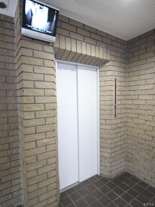 物件外観写真4　(エントランス部分)