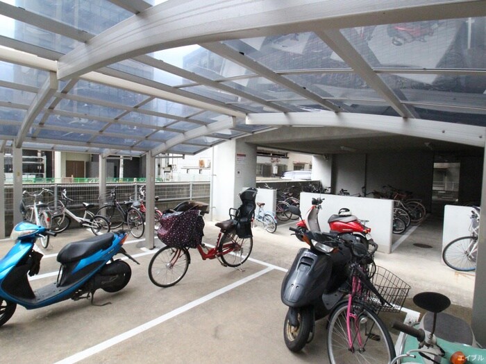 物件外観写真5　(駐輪場)