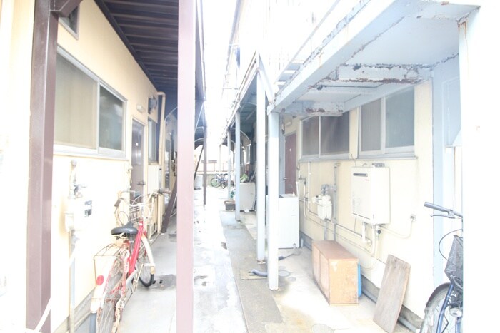 物件外観写真3　(エントランス部分)