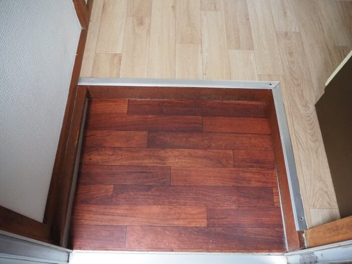 物件内観写真12　(玄関)