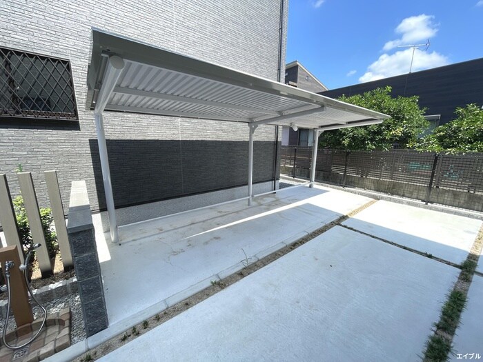 物件外観写真4　(駐輪場)