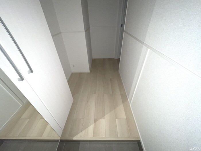 物件内観写真12　(玄関)