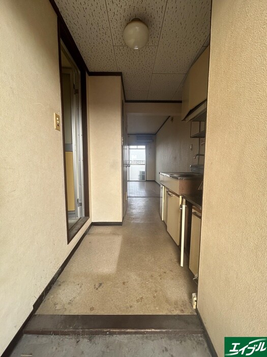 物件内観写真10　(玄関)