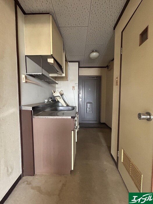 物件内観写真11　(廊下)