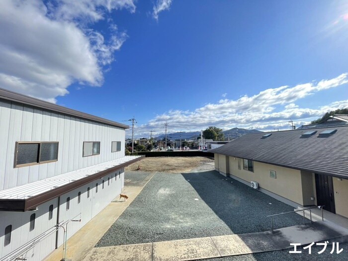 物件内観写真11　(室内からの展望)