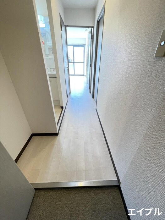 物件内観写真18　(玄関)