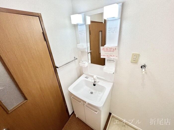 物件内観写真8　(洗面)