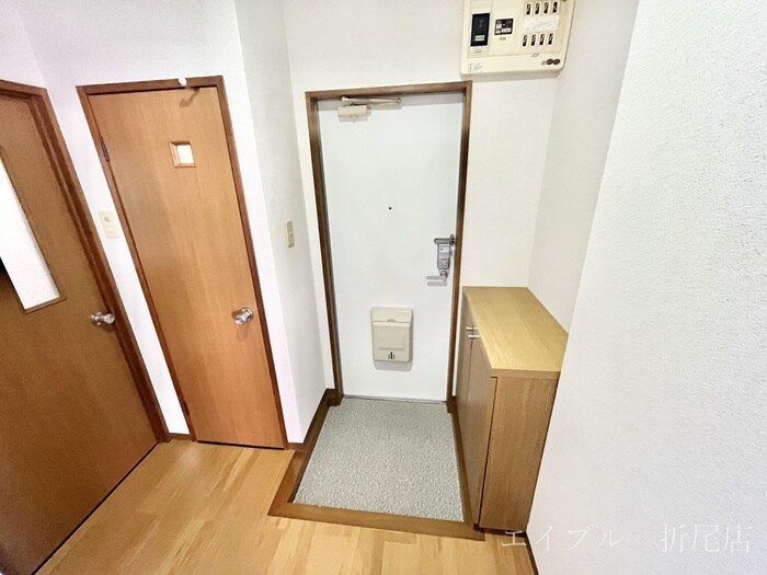 物件内観写真9　(玄関)