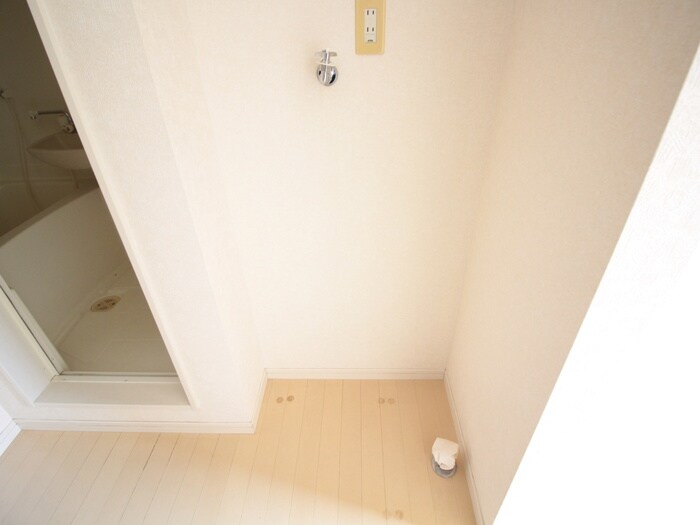 物件内観写真9　(洗濯機置場)