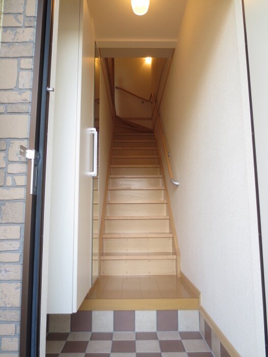 物件内観写真9　(玄関)