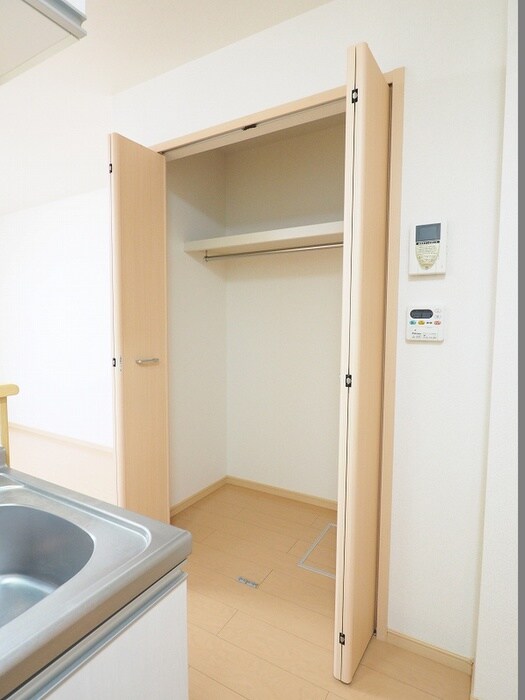 物件内観写真12　(収納)