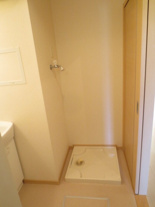 物件内観写真17　(洗濯機置場)