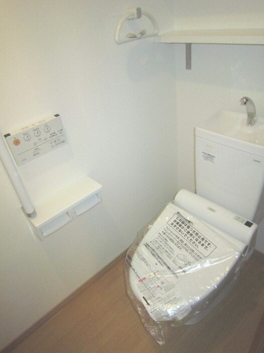 物件内観写真10　(トイレ)