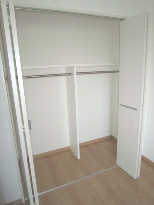 物件内観写真11　(収納)