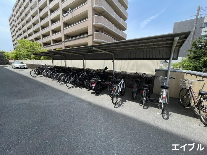 物件外観写真3　(駐輪場)