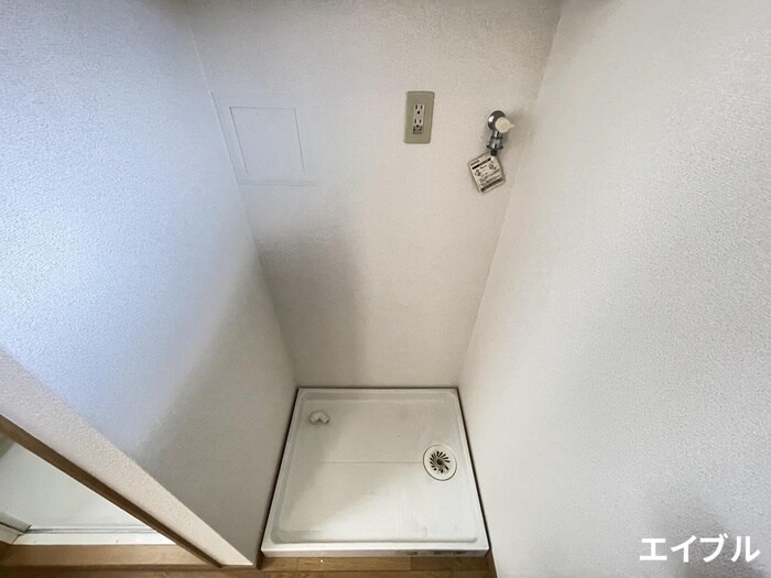 物件内観写真17　(洗濯機置場)