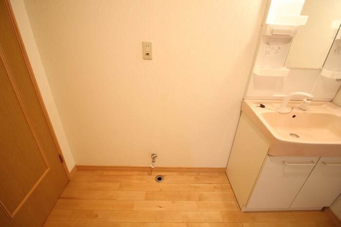 物件内観写真15　(洗濯機置場)