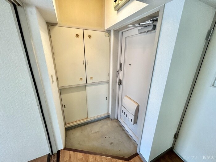 物件内観写真12　(玄関)