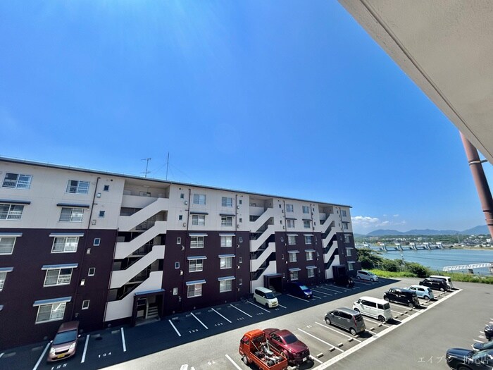 物件内観写真14　(室内からの展望)