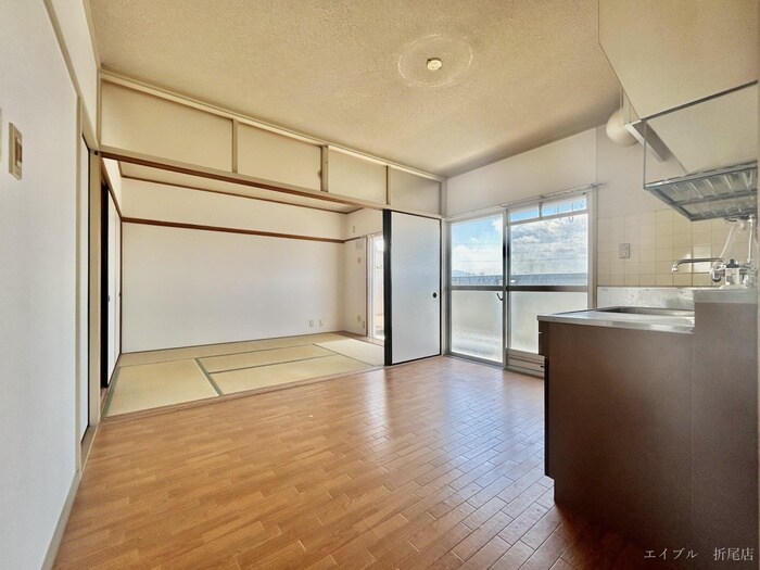 物件内観写真4　(居室)